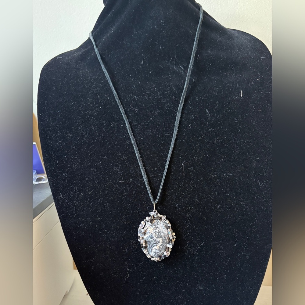 Elegant Silver Pendant Necklace